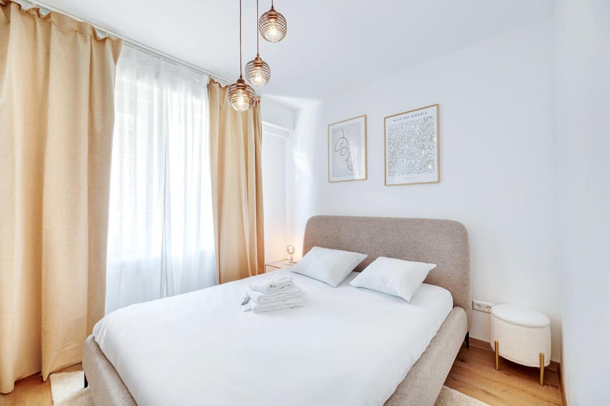 Center Comfort Workspace And Smart Tv * Luxembourg