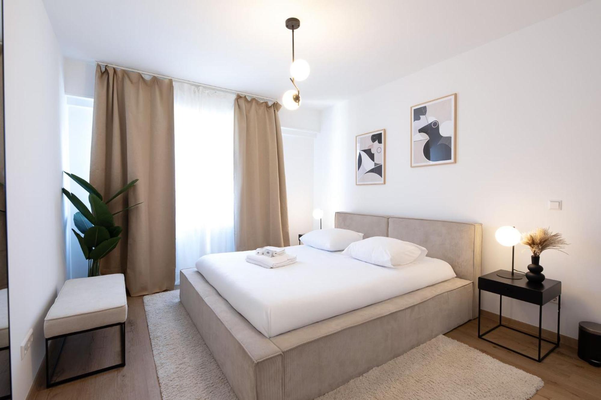 Center Comfort Workspace And Smart Tv Apartment