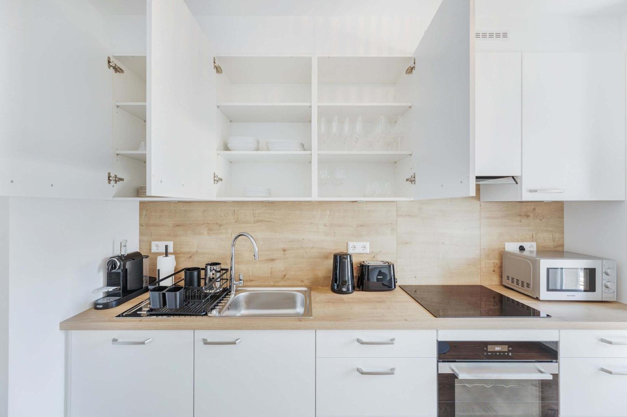 Center Comfort Workspace And Smart Tv *